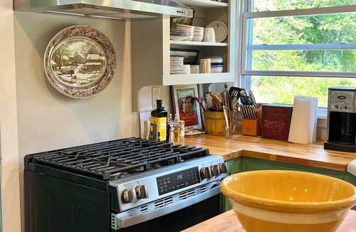 Colebrook House | Private Historic Retreat Waterfall Gardens