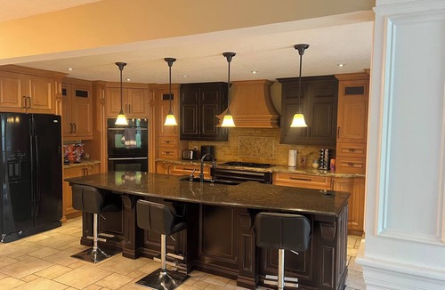 London House | Private Home w/5 bedrooms, 3.5 baths, office, 3 living rooms, & HOT TUB.