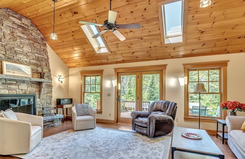 Boothbay House | Private House in wooded area in Boothbay Center