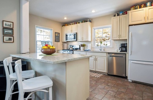 Penn Yan House | Private Keuka Lakefront Classic Near Wineries