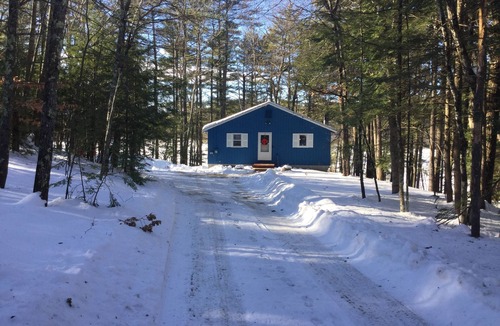 Lake Arrowhead Cottage | Private Lakefront Cottage A Step Away from a Large Sandy Beach!
