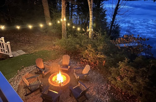 Plymouth House | Private Lakefront, 4BR3BA, Dock, Fireplace, Firepit, Views, Dogs OK