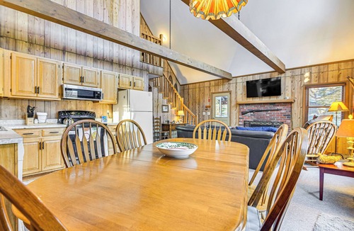 Greenwood Cabin | Private Lakefront & Boat Launch! Maine Family Home