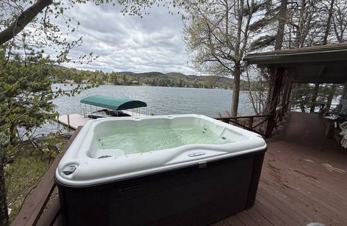 Alton Bay Cabin | Private Lakefront Island Escape - Hot Tub - A/C - Pet Friendly