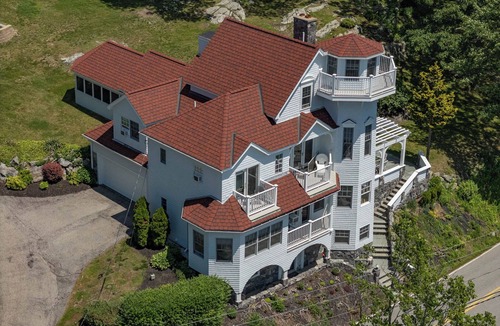 Kittery Point House | Private Lighthouse at Waterfront Chauncey Creek