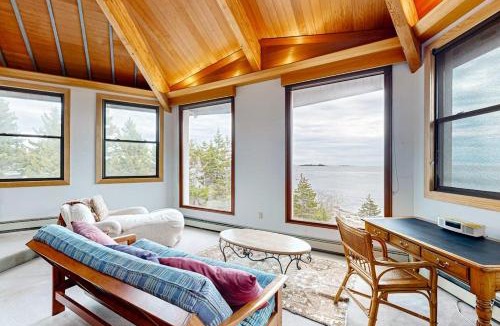 Ocean Point House | Private Oceanfront Home - 2 Fireplaces, 4 Decks & Grill, Dog-friendly
