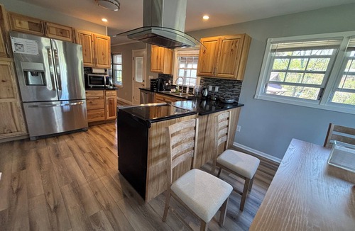 Mt Cobb House | Private Pond Retreat w/Steam Shower & Fishing