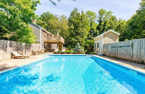 Manchester-by-the-Sea Apartment | Private Pool Retreat Near Singing Beach with fire pit