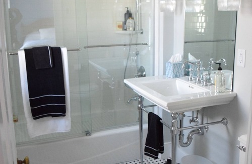 Stonington Bed & Breakfast | Private Room B at Dragonfly Inn