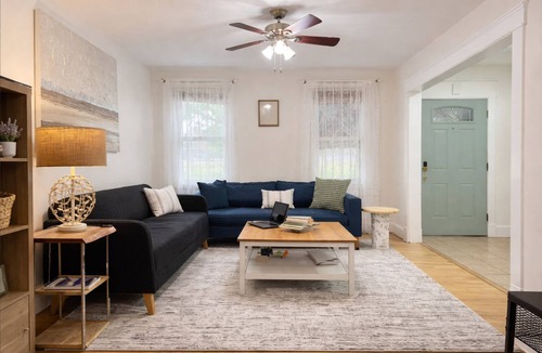 Trinidad House | Private Room in DC Walk to Union Market