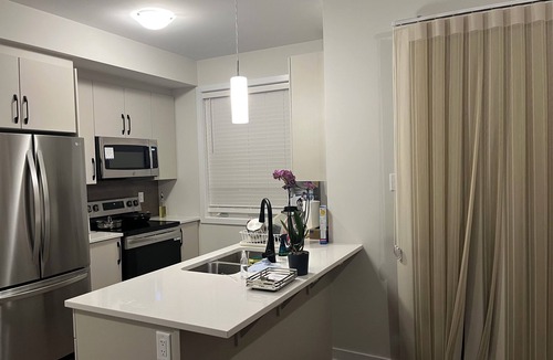 Ottawa Division House | Private Room in Ottawa close to the airport