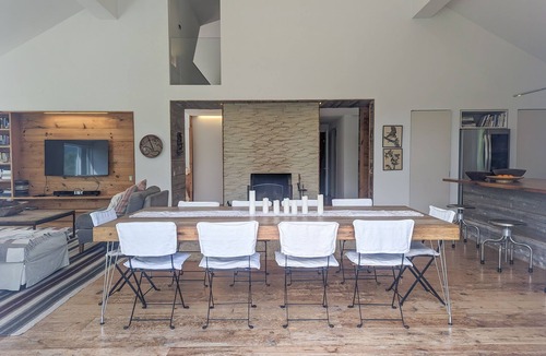 Roxbury House | Private Roxbury Estate - Heated Pool, Sauna, Steam shower, Kayak pond, Views!