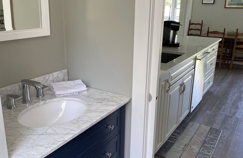 Marstons Mills Condo | Private/Sleeps 5/2 Bath/Fire Pit/Parking for Boat
