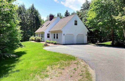 New London House | Private & spacious home on 2 acres & minutes from mountains/lakes.