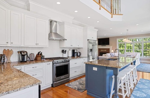 South Orleans House | Private, Spacious, Pristine with Heated Pool:005-O