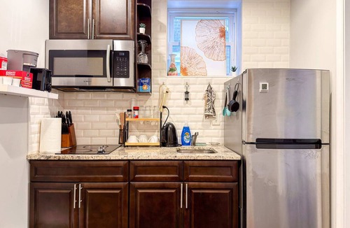 Spruce Hill Apartment | Private Studio Near Upenn & Drexel