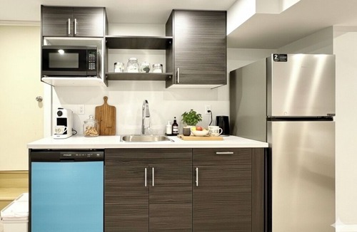 Rexdale Apartment | Private studio near YYZ | separate entrance + free Parking