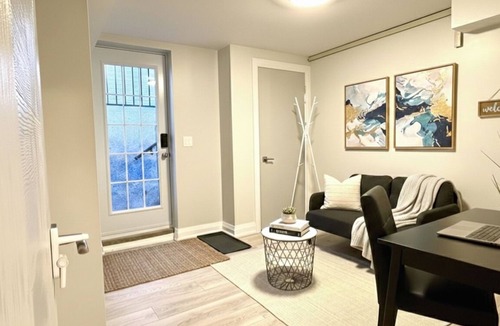 Rexdale Apartment | Private studio near YYZ | separate entrance + free Parking