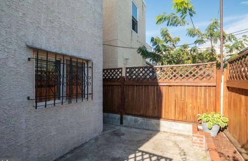 Newbold Apartment | Private studio room with an ensuite bathroom in South Philly.