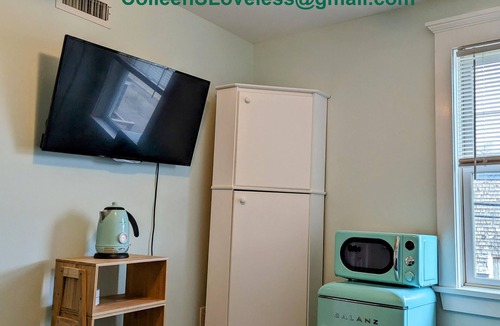 Fifth Ward Condo | PRIVATE studio w/full bath @ "1750 John Sullivan House" on Historic Thames St