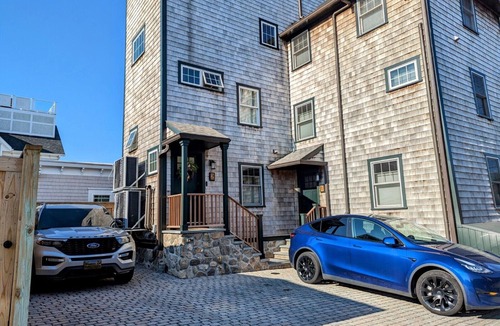 Fifth Ward Condo | PRIVATE studio w/full bath @ "1750 John Sullivan House" on Historic Thames St
