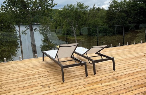 Rye House | Private Unique Waterfront Estate with Sandy Beach, 3 hours north of Toronto