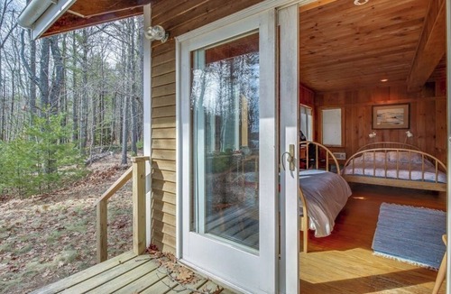 Mac Mahan Cabin | Private waterfront home with large deck & deep water dock