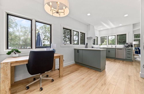 Lyndhurst House | Private waterfront nature escape