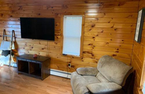 Ouaquaga Ski Chalet | Private with a Beautiful View House