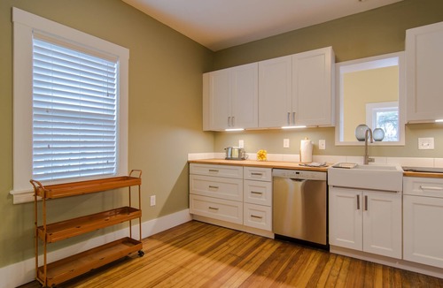 Cleveland Heights House | ★ Professionally remodeled century home minutes from the clinic & Downtown!