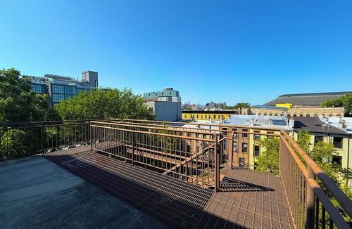 Crown Heights Apartment | Prospect Heights/Clinton Hill. 2 balconies, elevator, top floor, washer/dryer