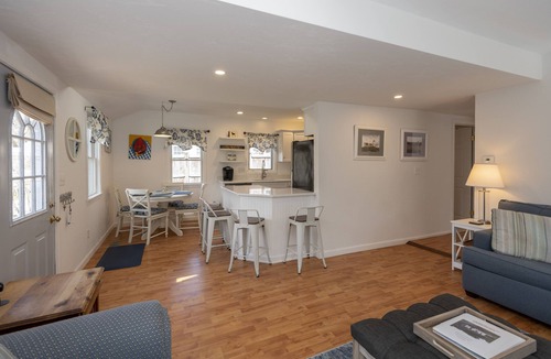 East Falmouth Cottage | PVT Beach Access + Kayak, Roof Deck, Fire Pit
