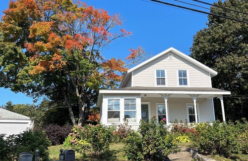 Pawcatuck House | Quaint 2 Bedroom 1900s Cottage with Water Views of Wequetequock Cove