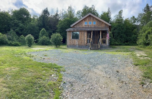Stratford Cabin | Quaint 3-bedroom cabin on the Trails