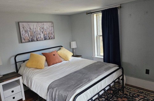 Mason House | Quaint 3-bedroom farmhouse in peaceful Mason, NH.