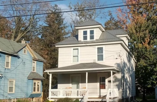 Palmyra House | Quaint 3 bedroom house in the heart of Palmyra!