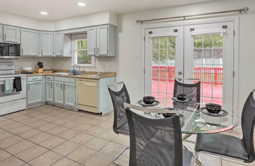 Bristol House | Quaint Bristol Home - Walk to Dining & Wharf!