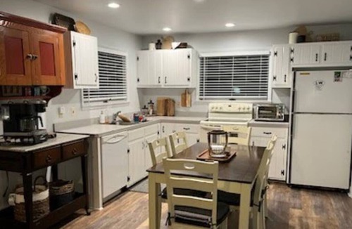 Wallenpaupauk Lake Estates Cottage | Quaint, calming cottage in WLE!