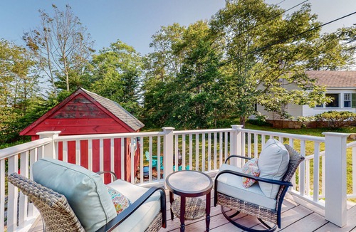 Boothbay Harbor Apartment | Quaint carriage house apartment with ocean views & charming deck