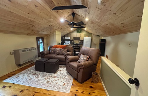 Warner Apartment | Quaint & cozy 1-bedroom apartment in beautiful Warner NH