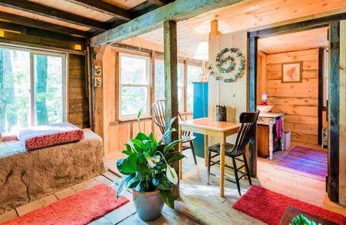 Middleburgh Cabin | Quaint Lakeside Nature Cabin