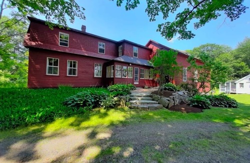 Gorham House | Quaint Maine Farmhouse near Portland