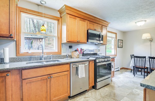 Gill House | Quaint Massachusetts Home w/Yard & Grill!