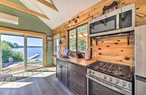 Oakland Cabin | Quaint Oakland Getaway on East Pond Lake!