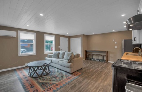 Augusta Apartment | Quaint One Bedroom Apartment
