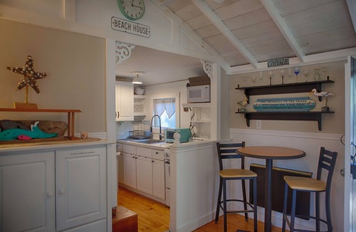 West Yarmouth Cottage | Quaint Private Cozy Cottage with Large Outdoor Cedar Shower