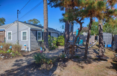 West Yarmouth Cottage | Quaint Private Cozy Cottage with Large Outdoor Cedar Shower