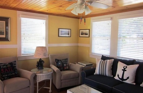 Wellfleet Cottage | Quaint Wellfleeter Cottage on Mayo Beach with 400 feet of private beach