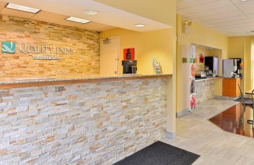 The Centre Hotel | Quality Inn East Haven - New Haven