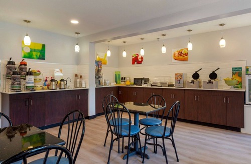 Lee Hotel | Quality Inn Lee - Lenox South